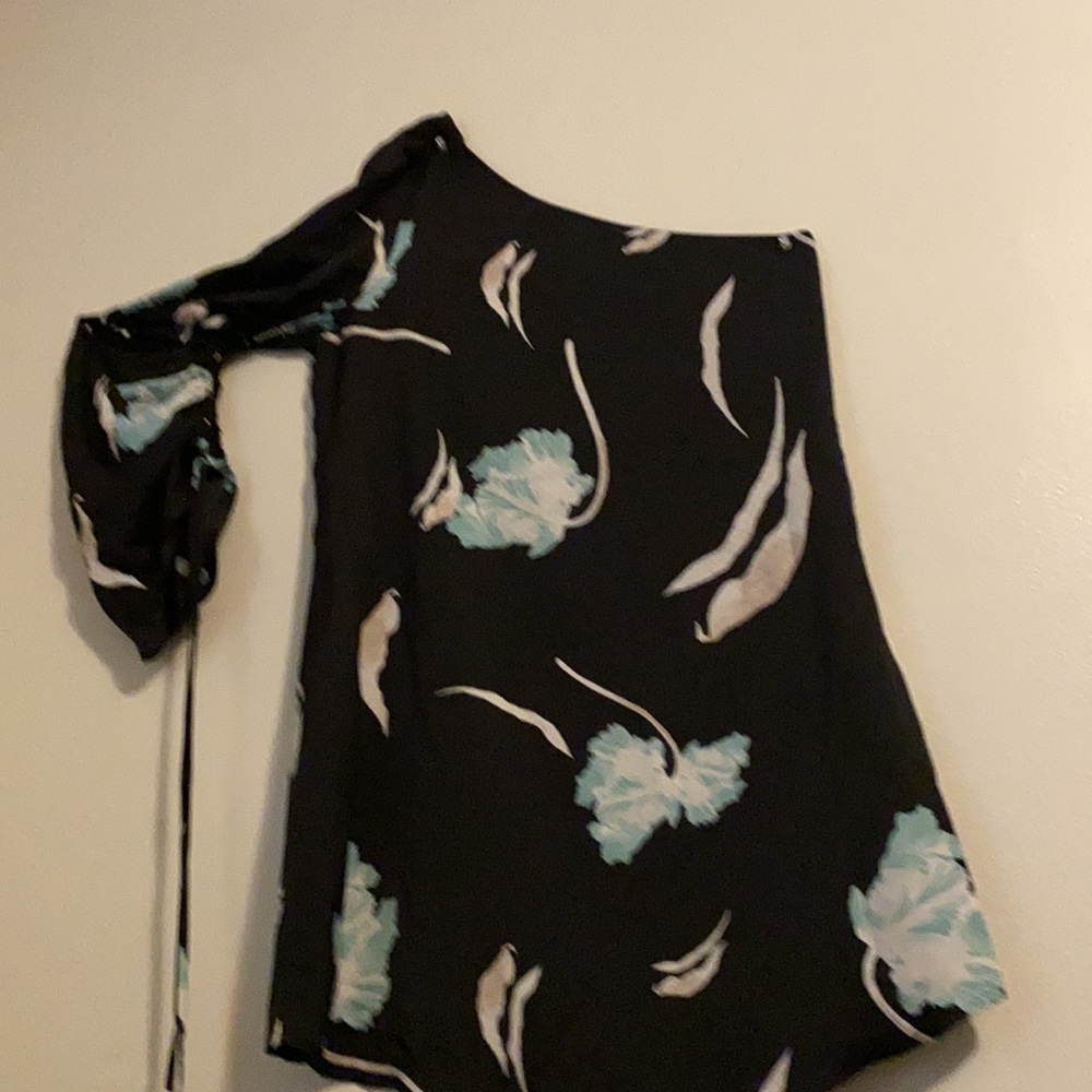 Dress - Picture 8 of 8